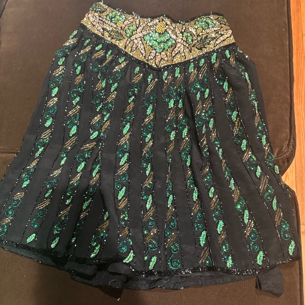 BEADED SILK Skirt in Black, Green & Gold Girls Sz 12. - Picture 2 of 15
